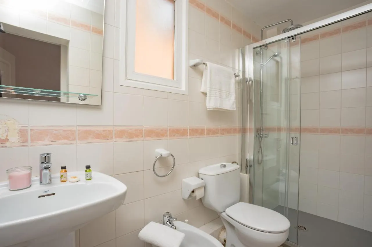 Antonios Hostal Sitges Guest house