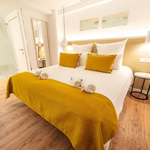 https://the-place-hotel.balearic-islands.net
